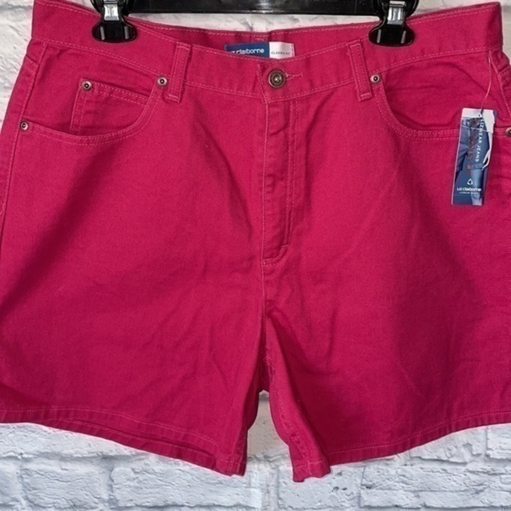 Liz Claiborne LizWear Classic Fit Curved Hip Mid Thigh Length Denim Jean Shorts